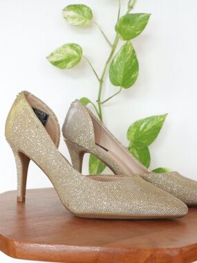 Glam 80s gold sparkle heels